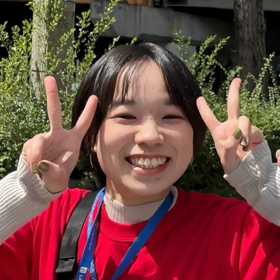 てる